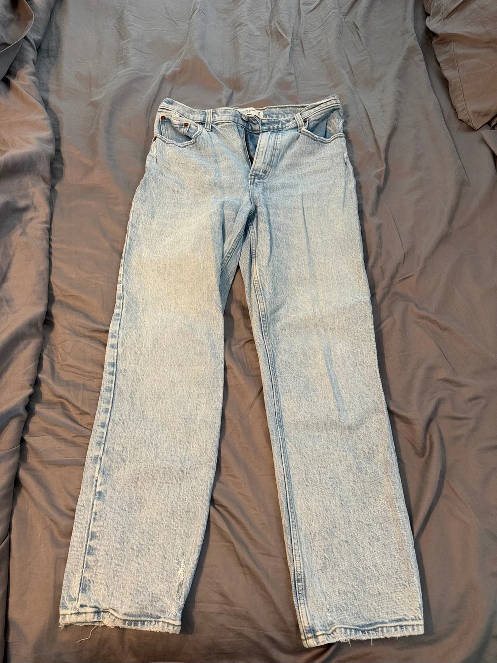 Abercrombie & Fitch The ‘90s Straight Ultra High Rise Jean